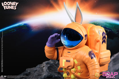 CA108   Looney Tunes - Bugs Bunny Astronaut Statue