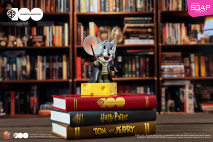 CA424  WB100TH Hufflepuff Nibbles Statue