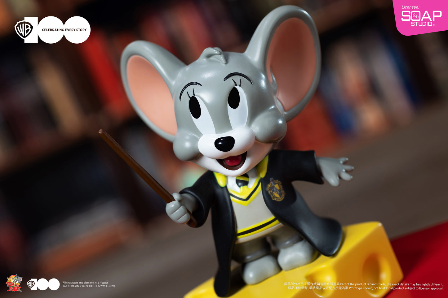 CA424  WB100TH Hufflepuff Nibbles Statue